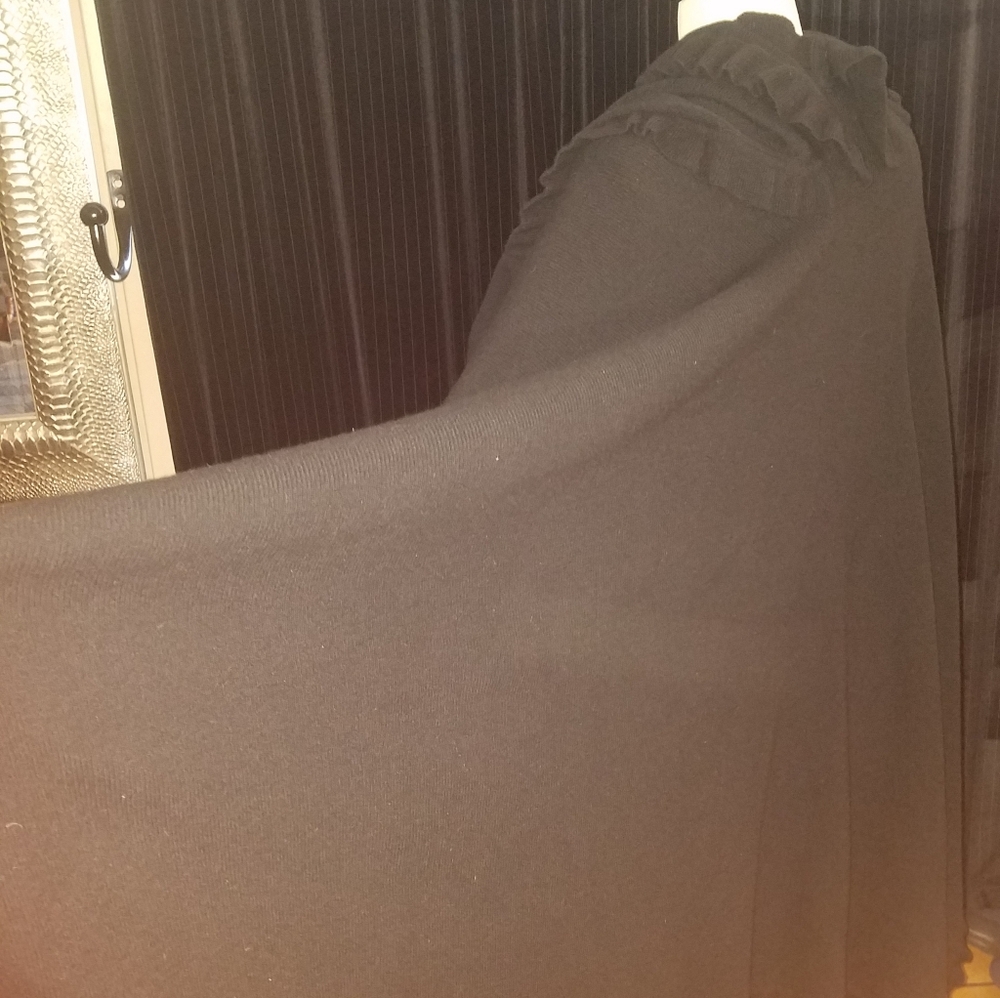 Black 100% pure lambsWool shawl wraparound